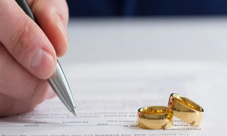 آیا می‌دانید طلاق توافقی در دوران عقد چقدر طول می‌کشد؟ حضور یک وکیل می‌تواند این پروسه برای شما سریع و آسان‌تر کند.